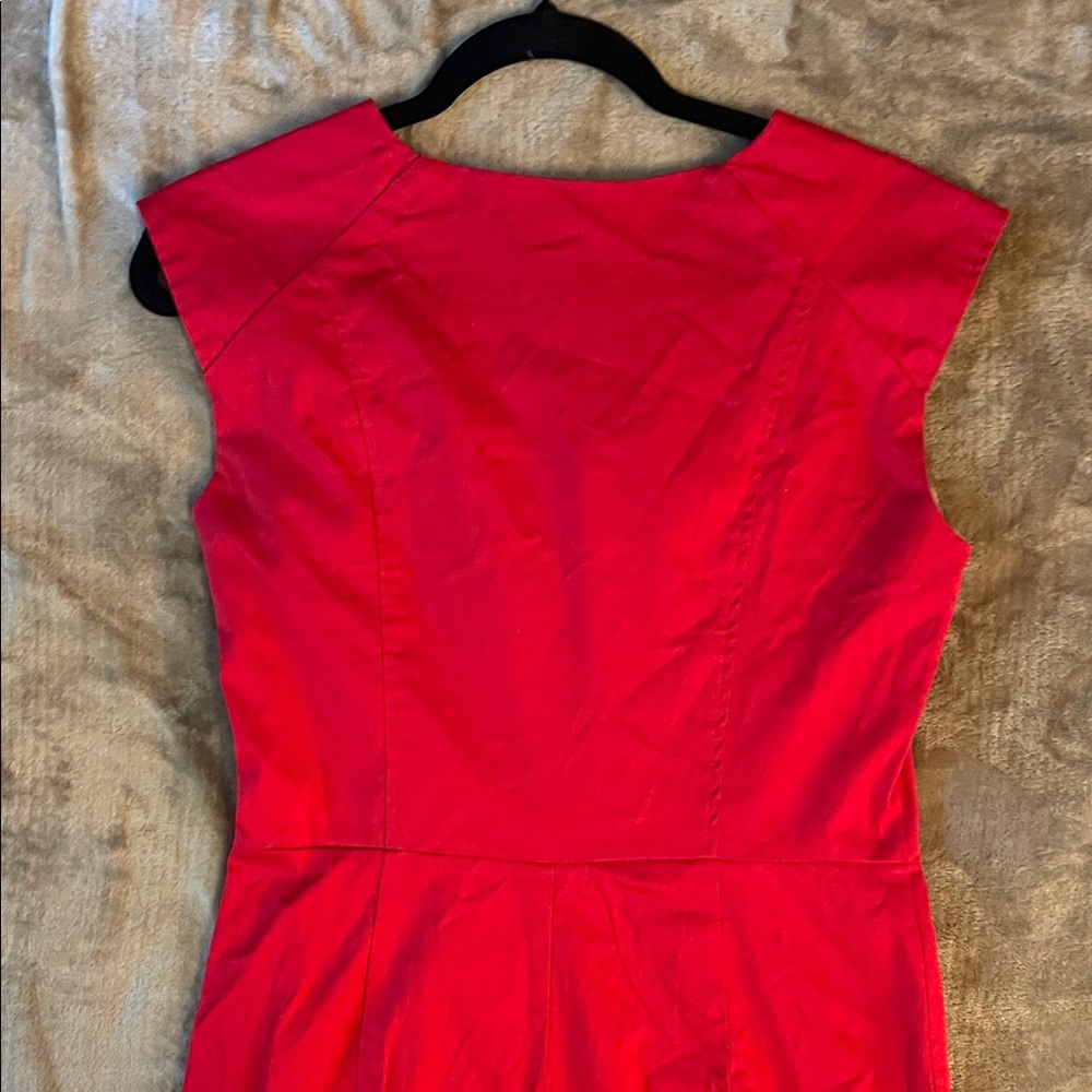 Elegant Red Midi Dress with Square Neckline - Picture 6 of 7